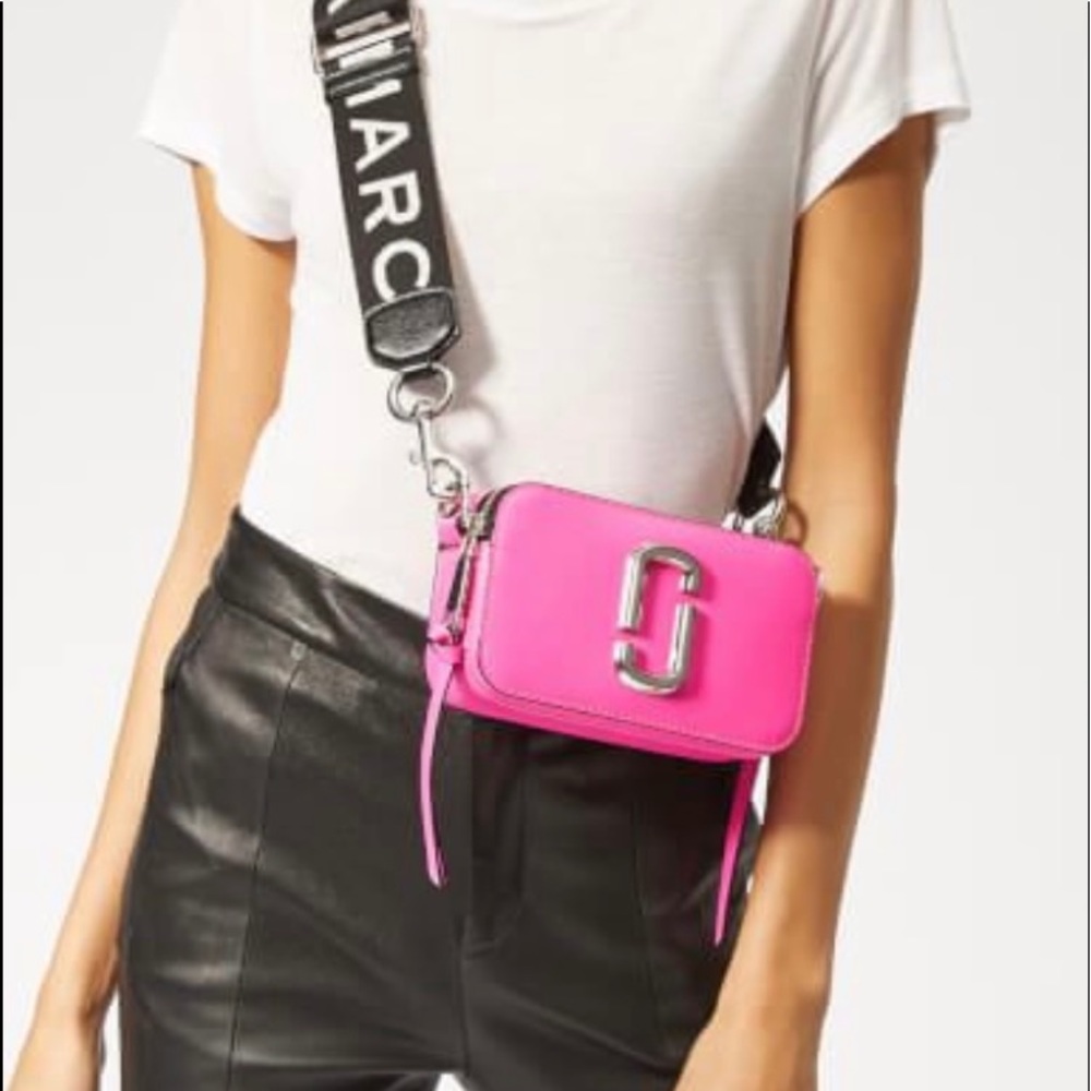 Marc Jacobs Snapshot bag ‼️BRAND NEW w/ TAGS‼️ leather in bright pink w/ silver